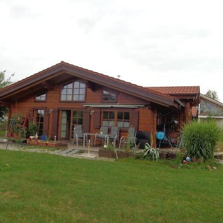 Barrierefreies Zimmer Im Blockhaus Mit Sauna Am See Soyen ภายนอก รูปภาพ