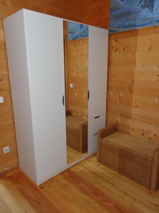 Barrierefreies Zimmer Im Blockhaus Mit Sauna Am See Soyen ภายนอก รูปภาพ