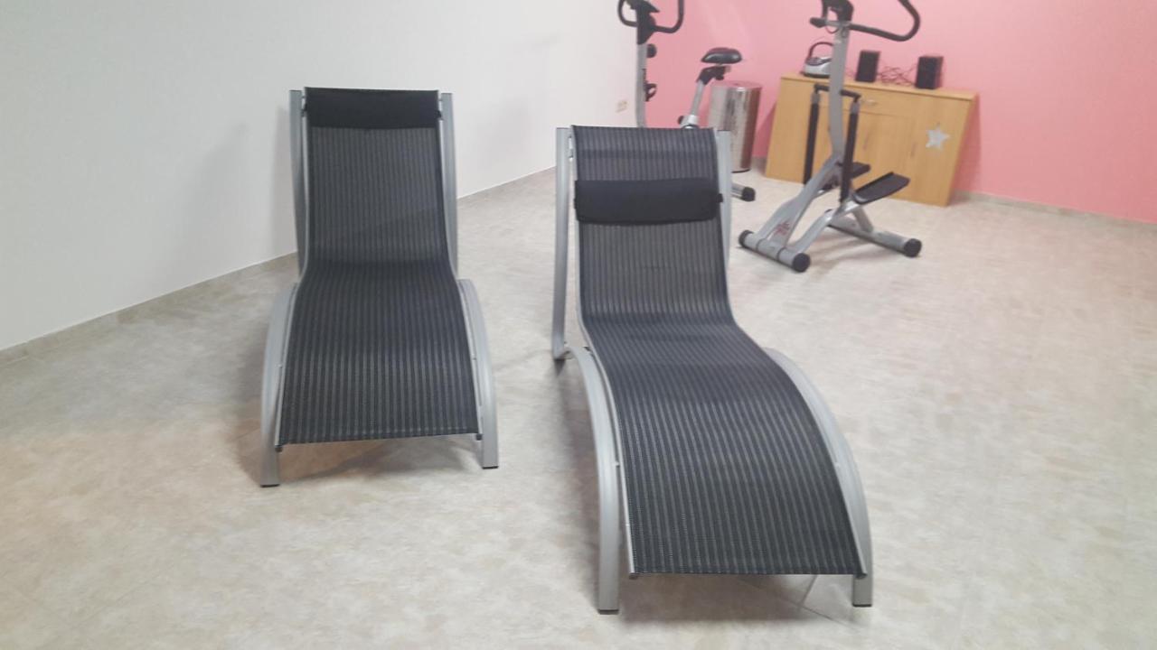 Barrierefreies Zimmer Im Blockhaus Mit Sauna Am See Soyen ภายนอก รูปภาพ