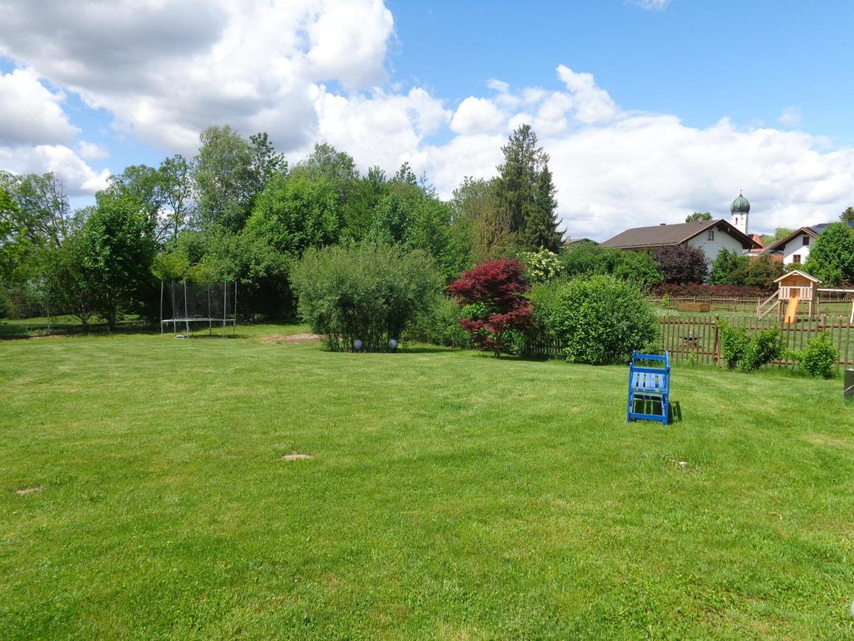 Barrierefreies Zimmer Im Blockhaus Mit Sauna Am See Soyen ภายนอก รูปภาพ