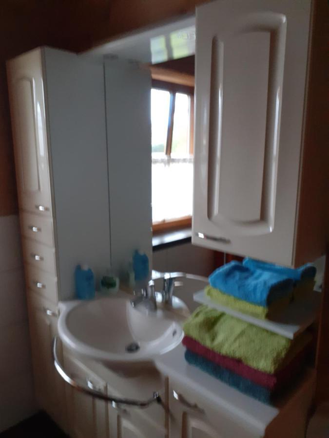 Barrierefreies Zimmer Im Blockhaus Mit Sauna Am See Soyen ภายนอก รูปภาพ