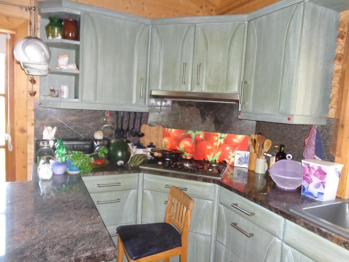 Barrierefreies Zimmer Im Blockhaus Mit Sauna Am See Soyen ภายนอก รูปภาพ