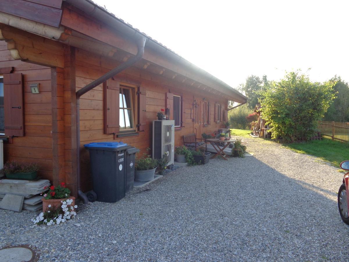 Barrierefreies Zimmer Im Blockhaus Mit Sauna Am See Soyen ภายนอก รูปภาพ