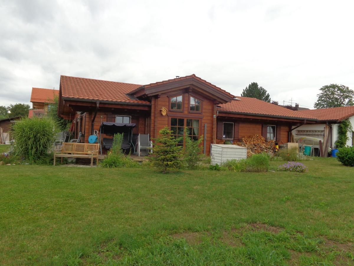 Barrierefreies Zimmer Im Blockhaus Mit Sauna Am See Soyen ภายนอก รูปภาพ