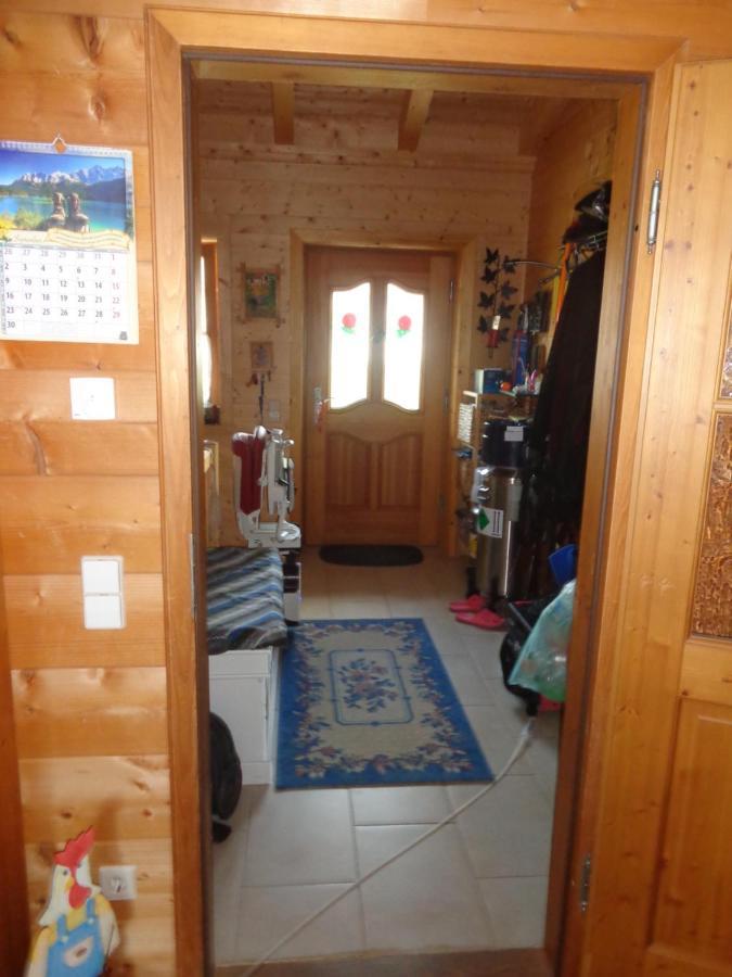 Barrierefreies Zimmer Im Blockhaus Mit Sauna Am See Soyen ภายนอก รูปภาพ