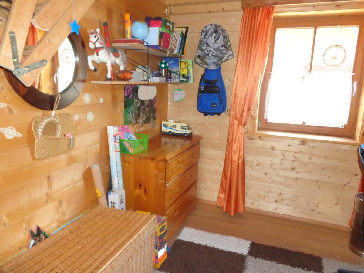 Barrierefreies Zimmer Im Blockhaus Mit Sauna Am See Soyen ภายนอก รูปภาพ